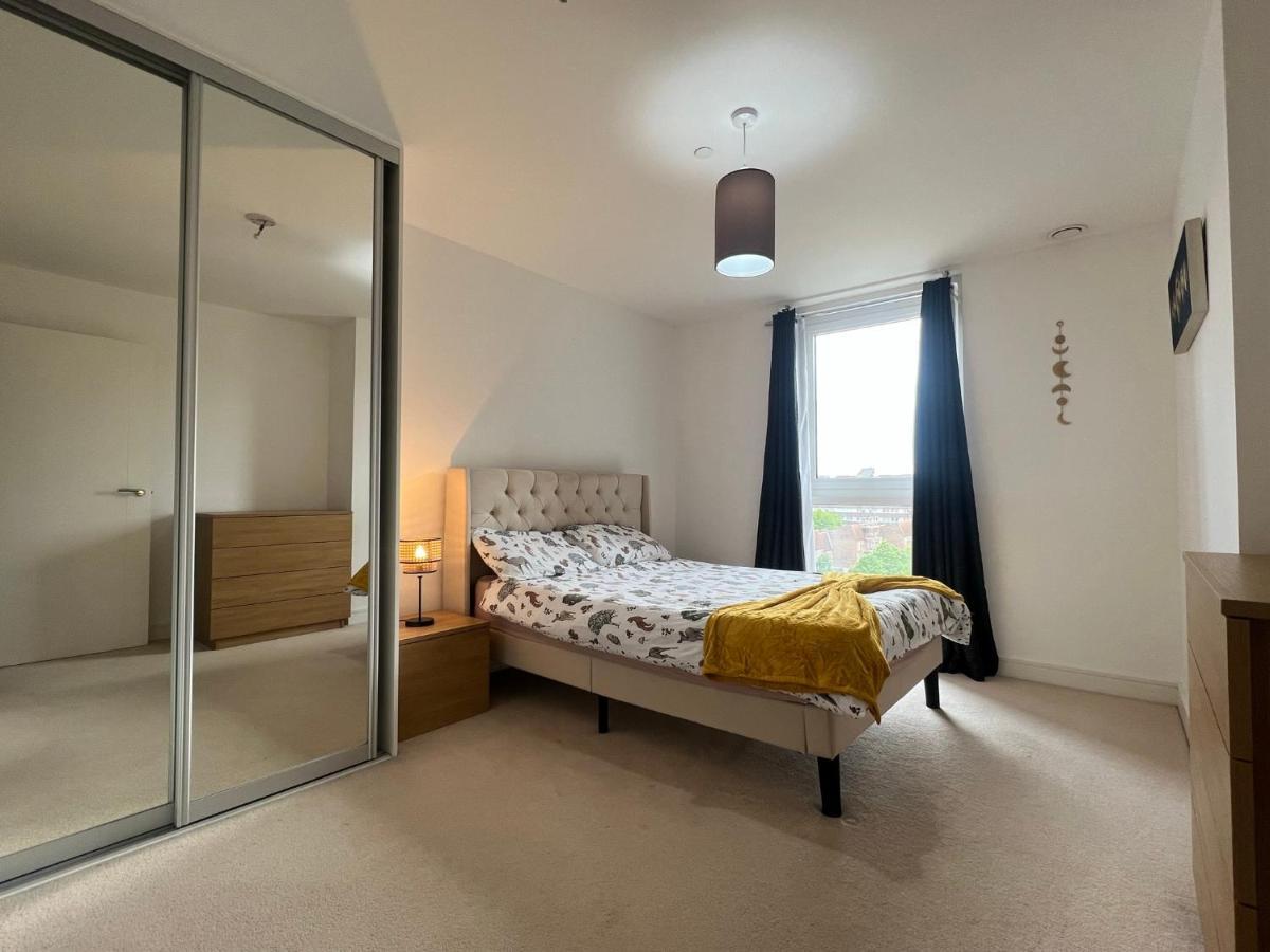 Modern 2Br 2Ba Apt Wparking Sleeps 6 Comfortably Londres Exterior foto