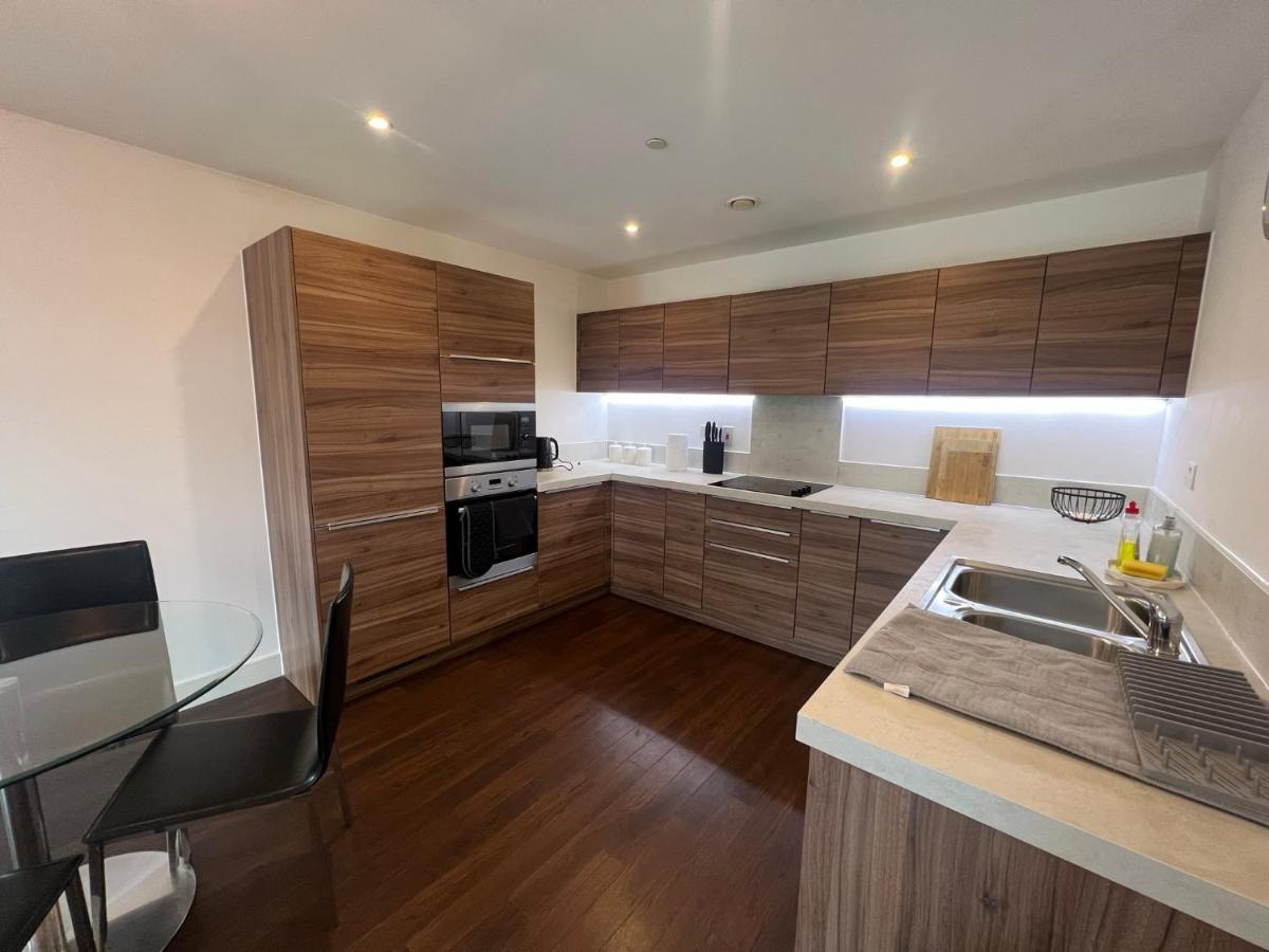 Modern 2Br 2Ba Apt Wparking Sleeps 6 Comfortably Londres Exterior foto