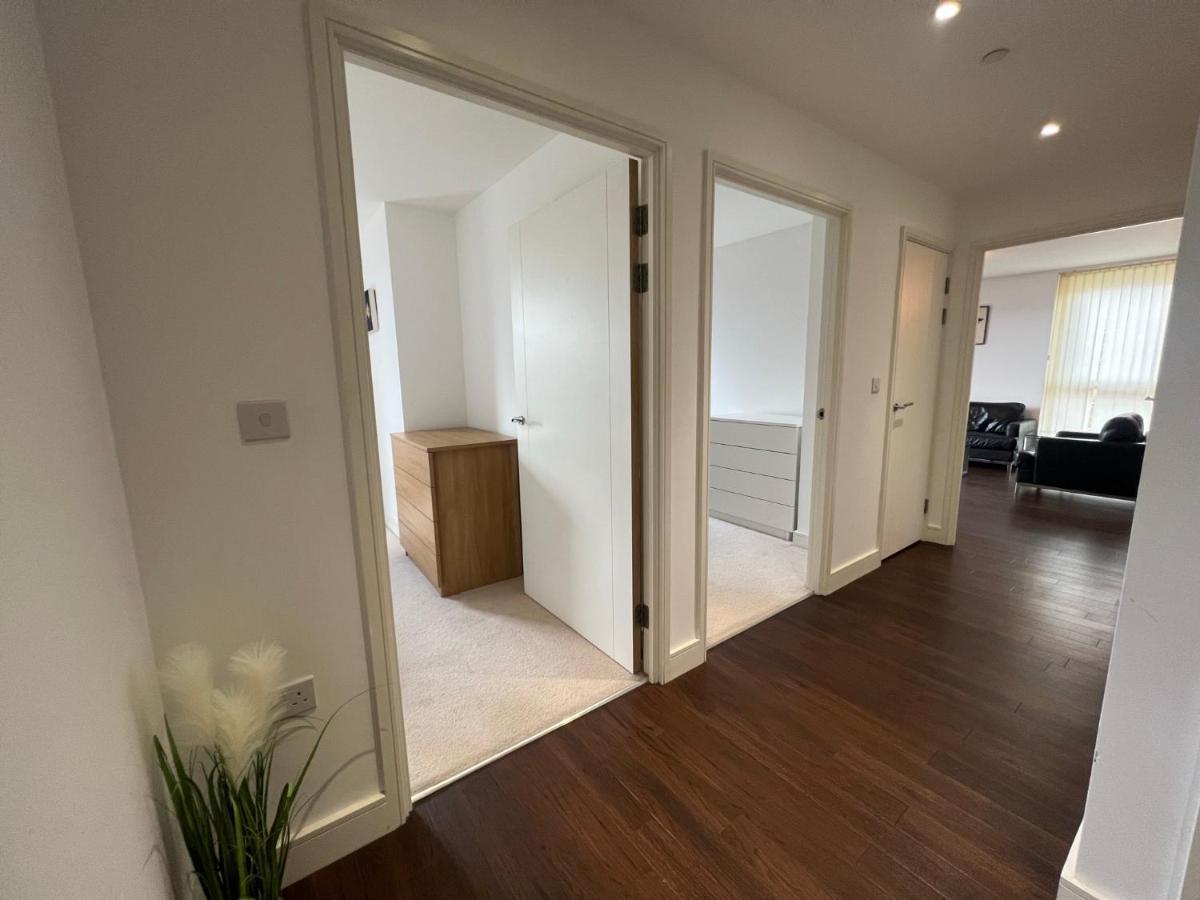 Modern 2Br 2Ba Apt Wparking Sleeps 6 Comfortably Londres Exterior foto